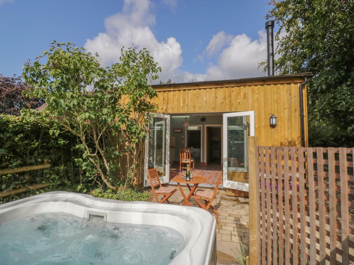 Villa Hen House View Rugeley Esterno foto